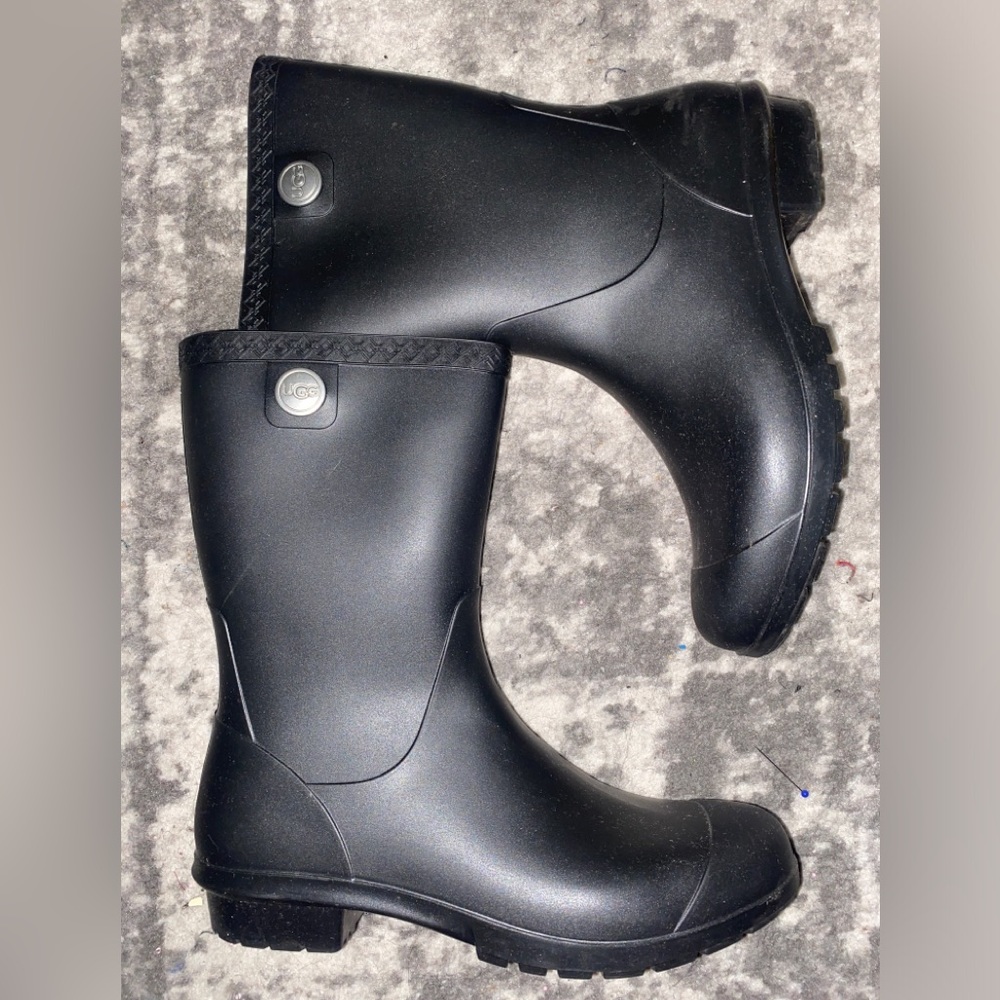Ugg Shearling Cover rubber rain boot
